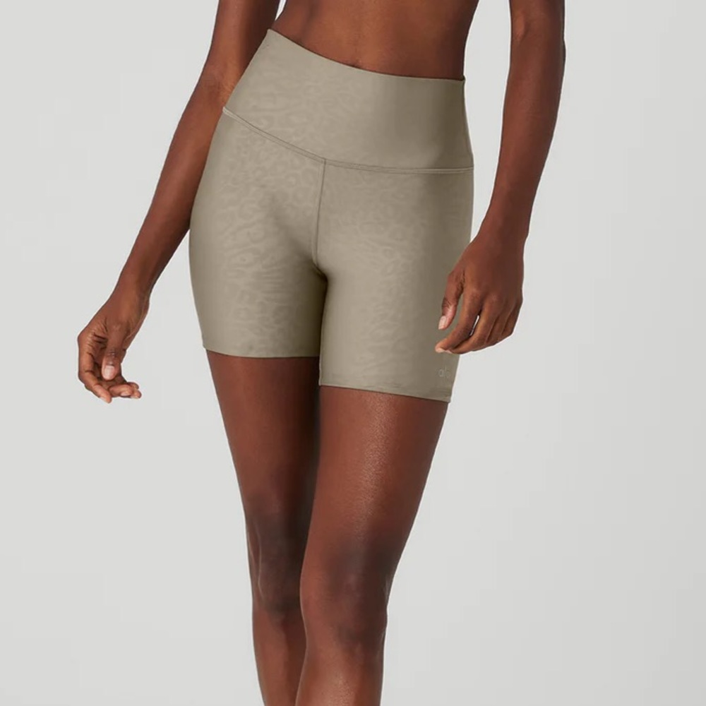 Alo Airlift High-Waited Leopard Debossed 5” Biker Short